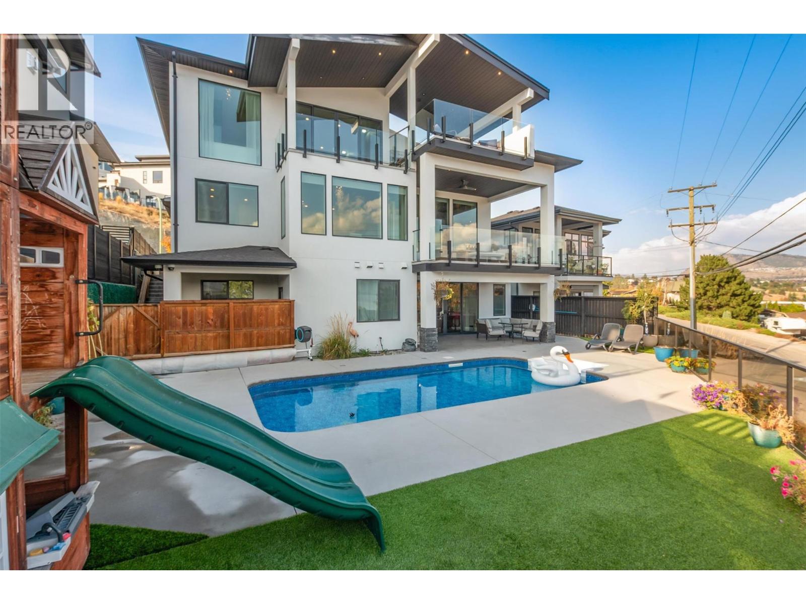 3961 Beachview Drive East, West Kelowna