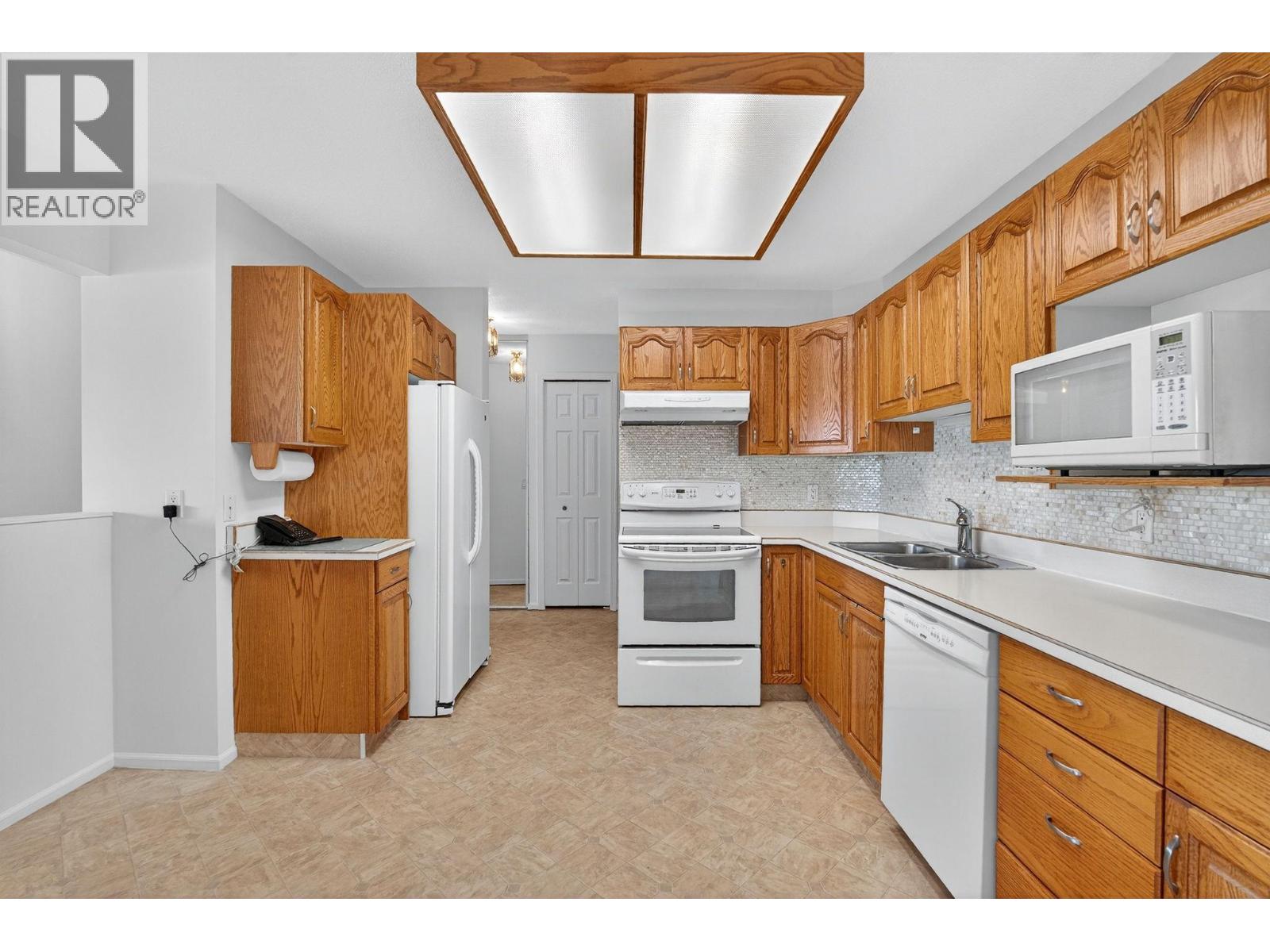 #302-1249 Pacific Avenue, Kelowna